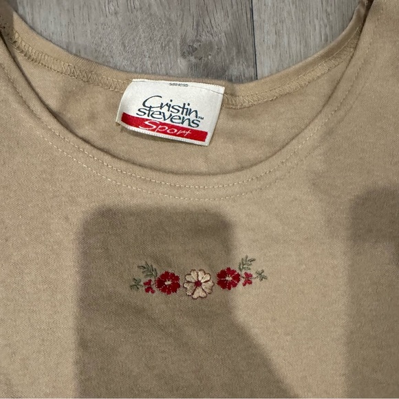 Cristin Steven’s Sport Women's Vintage Cotton T-shirt Tan w/Red Flowers Size Sm - Picture 2 of 5